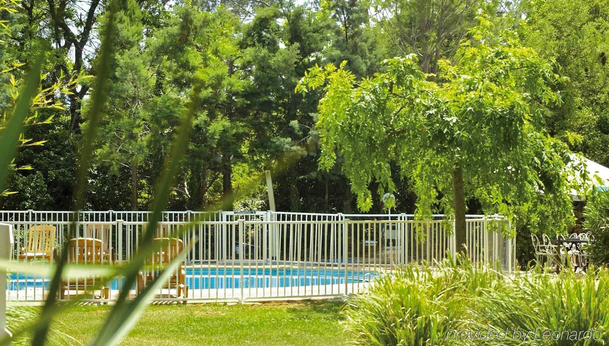 Ibis Budget Brignoles Provence Buitenkant foto