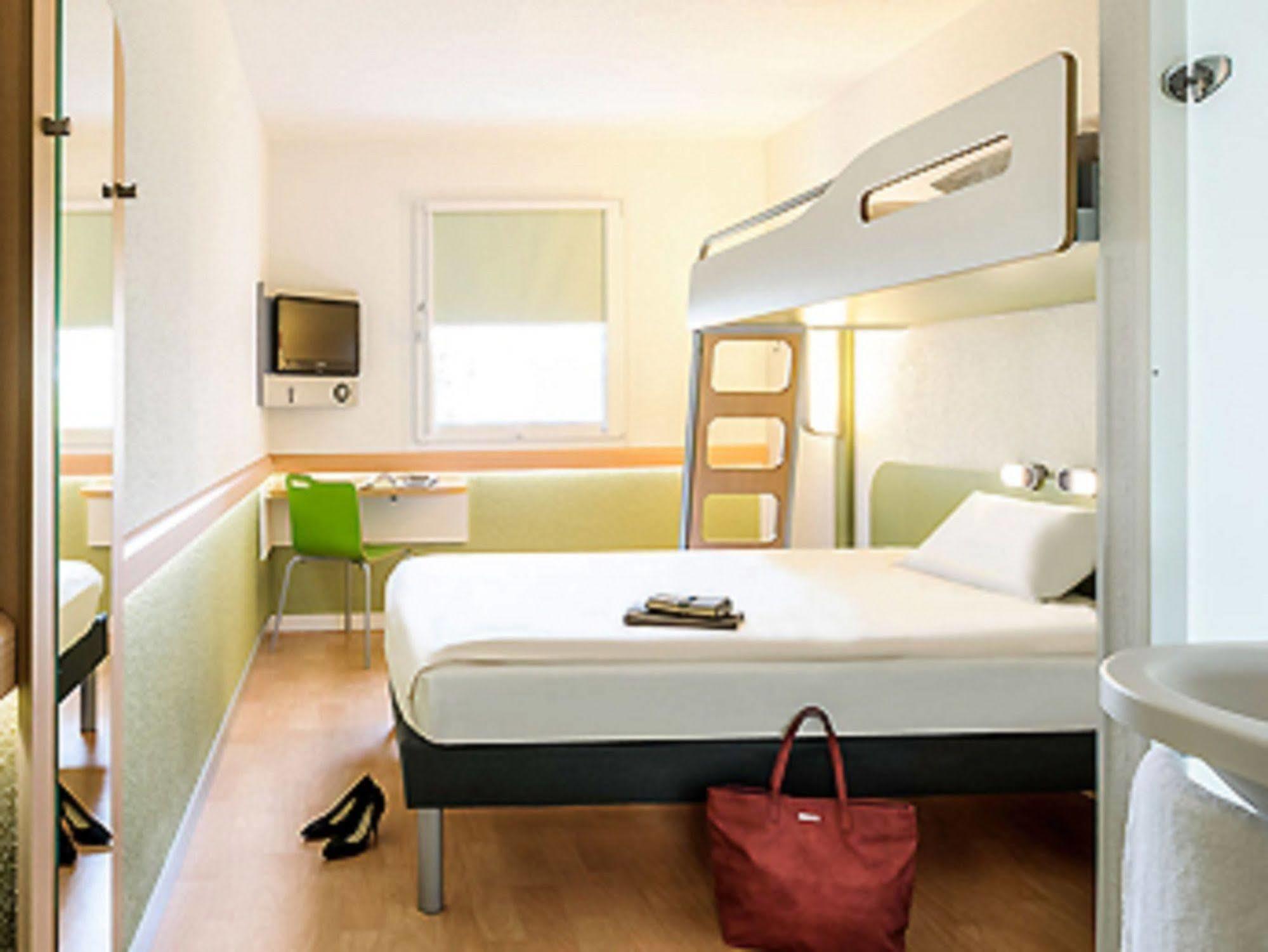 Ibis Budget Brignoles Provence Buitenkant foto